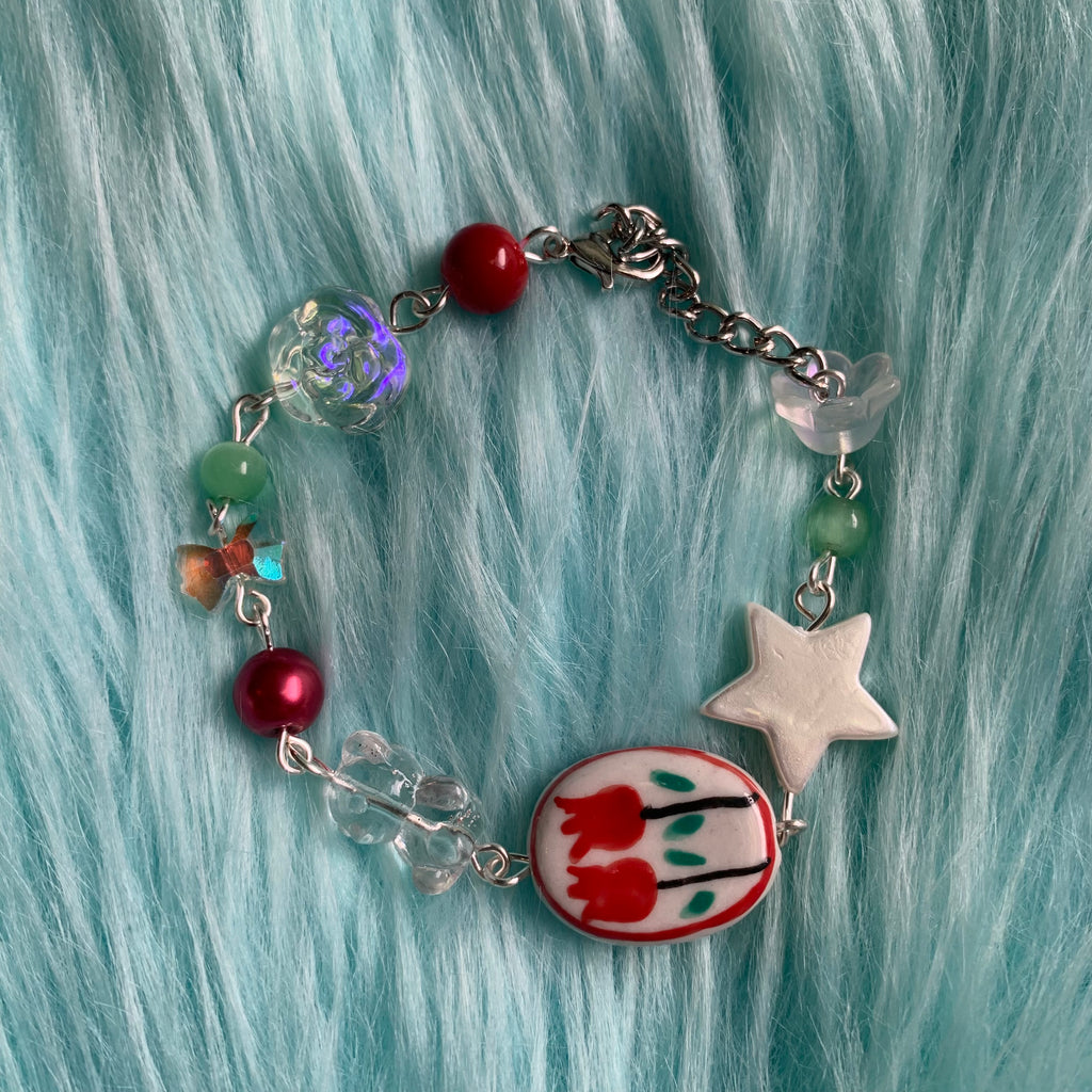 Red tulip bracelet